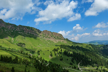 Fototapeta premium Seiser Alm (Italian: Alpe di Siusi, Ladin: Mont Sëuc) is a Dolomite plateau and the largest high-elevation Alpine meadow in Europe. Located in Italy's South Tyrol province in the Dolomites