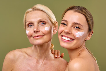 Skincare set for moms daughters to boost confidence and bond through pampering for radiant skin