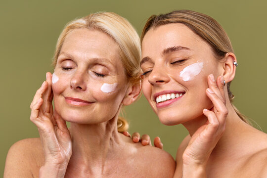 Skincare set for moms daughters to boost confidence and bond through pampering for radiant skin