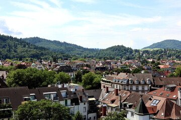 Obraz premium Wiehre und der Süden von Freiburg im Sommer