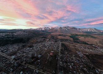 Atardecer sobre la ciudad de Esquel