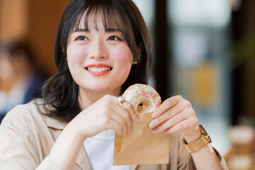 若い女性