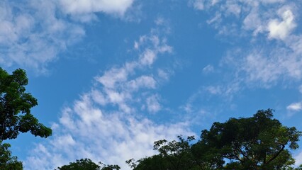 Obraz premium Blue Sky with Pretty Cloud In Singapore
