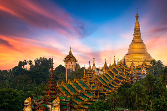 Shwedagon Pagoda Burmese temple famous tourist destination, Yagon, Myanmar, Shwedagon Pagoda beautiful landmark of Myamar, Yangon, Myanmar