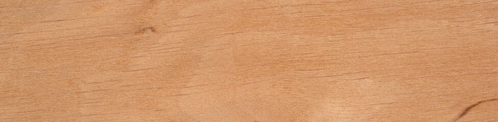 Smooth alder veneer with knots and natural wood lines