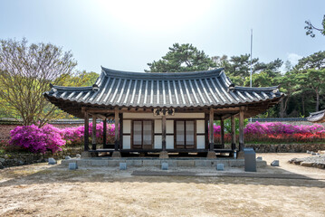 Obraz premium 유네스코 세계유산 돈암서원 정회당, 충청남도 논산시에 위치-Jeonghoedang Hall of Donam Seowon, UNESCO World Heritage Site, located in Nonsan, Chungcheongnam-do, South Korea