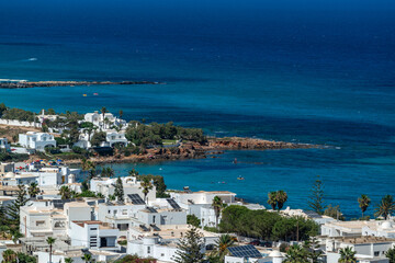 Vue sur la ville de Kélibia en Tunisie