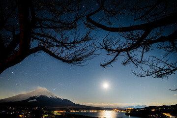富士山夜景　星　月
