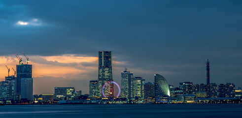 みなとみらい　マジックアワー