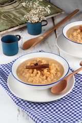 canjica, festa junina, caramelo, doce de leite,  doce