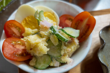 ポテトサラダと野菜