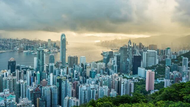 Time lapse of Hong Kong city before raining.