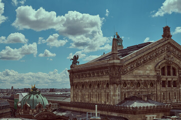 Obraz premium Sightseeing in Paris through Montmartre, the Latin Quarter, Notre Dame, the Eiffel Tower, the Champs Elysées, the Louvre Museum and the streets with ancient buildings, in the year of the Olympic Games