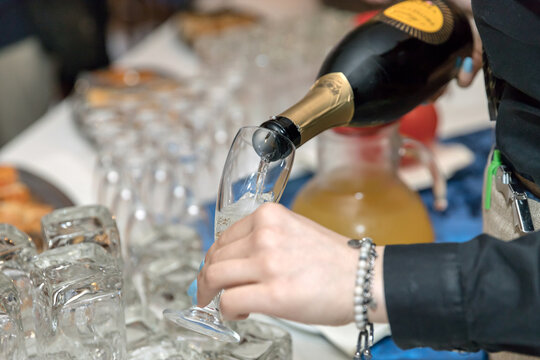 How Many Glasses Of Prosecco In A Bottle