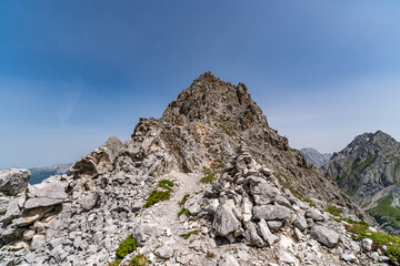 Mountain tour to the Vorderer Drachenkopf in the Mieminger mountains in Ehrwald