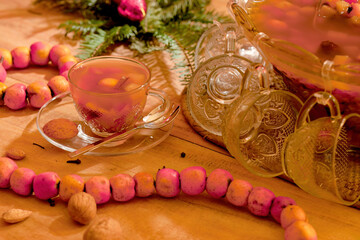 Closed flat punch cup, with Christmas decorative elements.