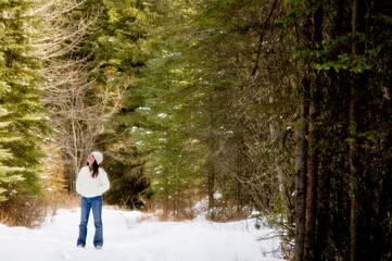 Obraz premium Young Girl In Forest