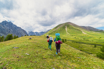 Obraz premium backpacking hiking trip in the mountains