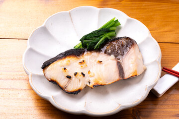 ぶりの塩こうじ焼き