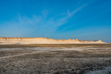 マンギスタウのウスチュルト台地の夜明け