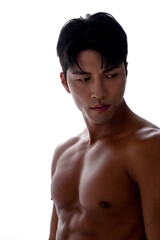 素晴らしい肉体をしたアジア男性のフィットネスイメージ