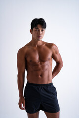 Fototapeta premium 素晴らしい肉体をしたアジア男性のフィットネスイメージ