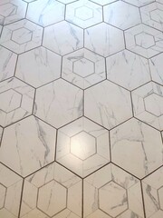 The ceramic motif is in the form of a geometric hexagon