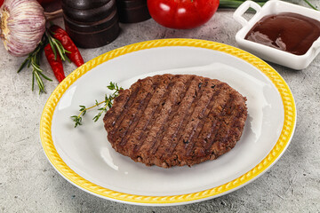 Grilled minced beef burger cutlet