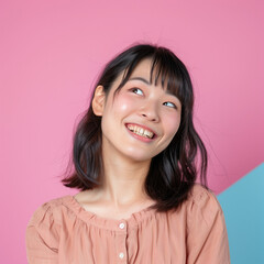 Fototapeta premium 笑顔の可愛い若いアジア人女性のポートレート写真