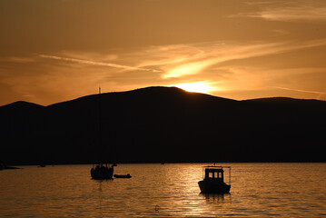 Sonnenuntergang im Hafen von Sigacik, Türkei