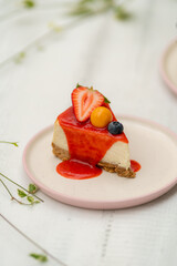 cheesecake with strawberries