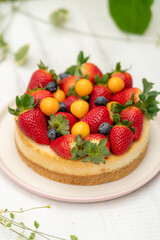 cheesecake with strawberries