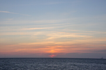 romantscher Sonnenuntergang am Atlantik in Fecamp - romantic sunset on the Atlantic in Fecamp