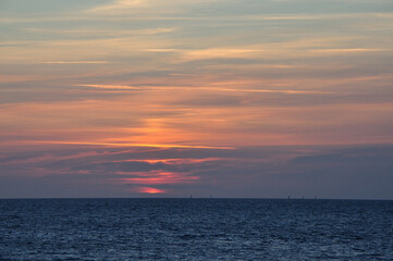 romantscher Sonnenuntergang am Atlantik in Fecamp - romantic sunset on the Atlantic in Fecamp