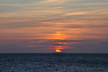 romantscher Sonnenuntergang am Atlantik in Fecamp - romantic sunset on the Atlantic in Fecamp