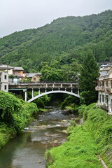 橋と川と自然