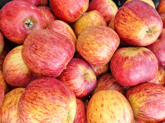red apples on a market