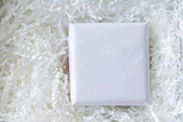 Eco friendly white paper wrap for product packaging parcel carton box