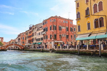Maisons sur le grand canal à Venise