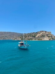 Obraz premium boat in the sea