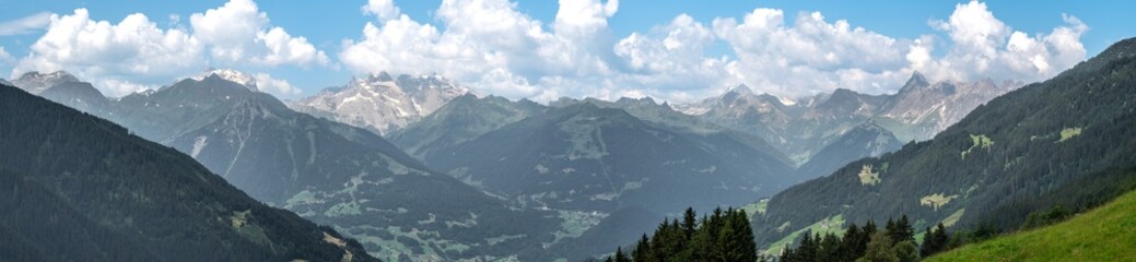 Kristberg, Österreich: Panorama des Rätikonmassivs