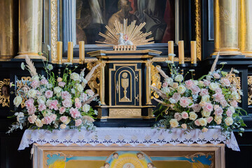 wedding decorations in the catholic church
