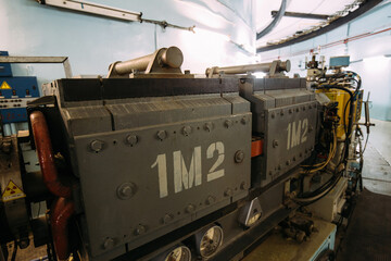 Superconducting ring electromagnet in cyclotron particle accelerator