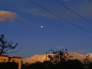 sunset in the city © juansebastian