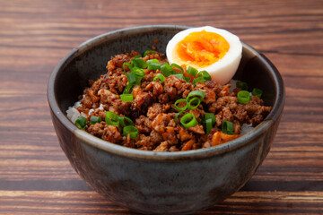 肉味噌丼