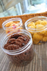 VARIOUS COOKIES IN THE CLEAR JAR