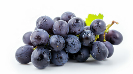Fototapeta premium A bunch of purple grapes with a white background, showcasing the plumpness and vibrant color