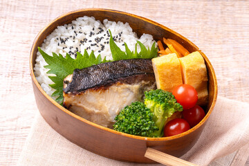 ぶりの粕漬け焼き弁当