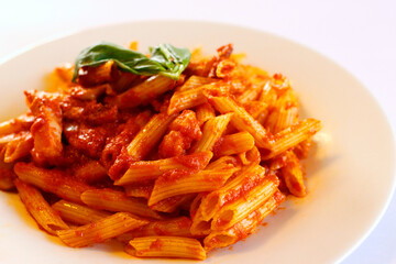 ペンネアラビアータ（バジル）