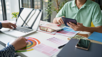 Fototapeta premium Business People Meeting Design Ideas professional investor working new start up project. business workers working discussing together planning in office.